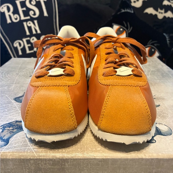 NIKE Cortez Orange Tennis Shoes Men’s size 7 or Women’s size 8.5 - Picture 6 of 10